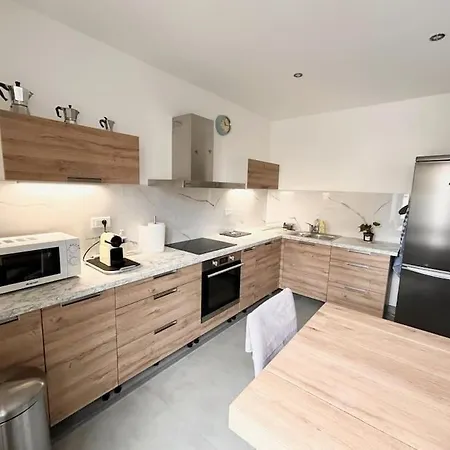 Neuf Апартаменты